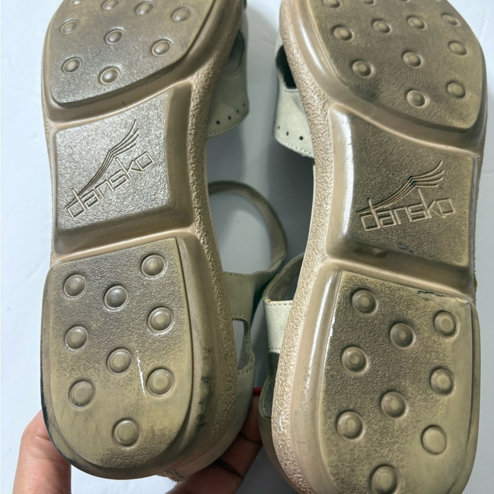Dansko Mary Janes in Taupe Mushroom Color. Nubuck Leather, Rubber Sole. 9.5-10‎ - Picture 12 of 14